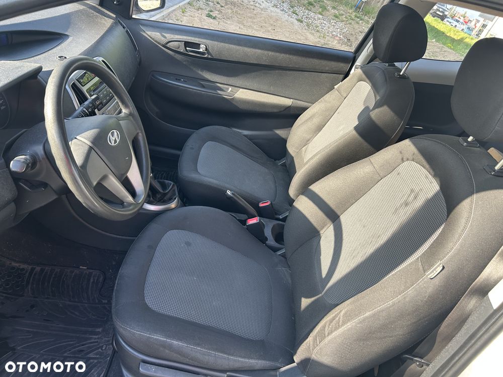 Hyundai i20 - 15