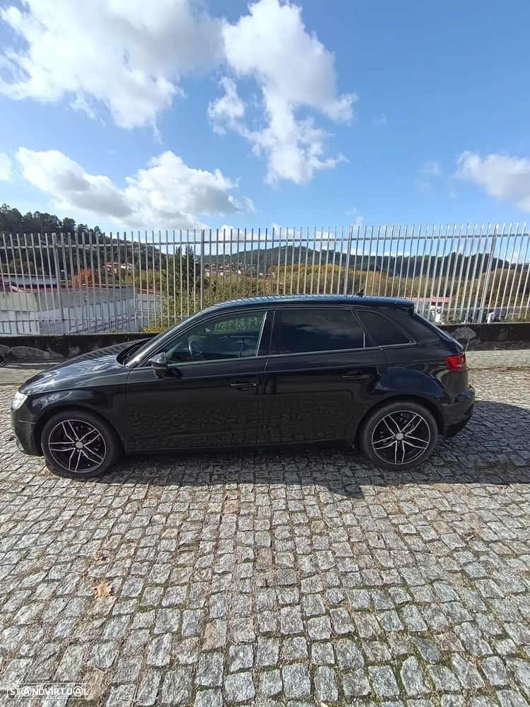 Audi A3 Sportback 1.6 TDI S tronic - 5