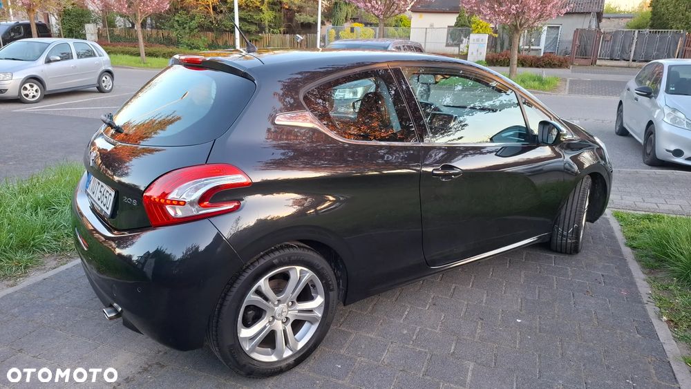 Peugeot 208 - 7