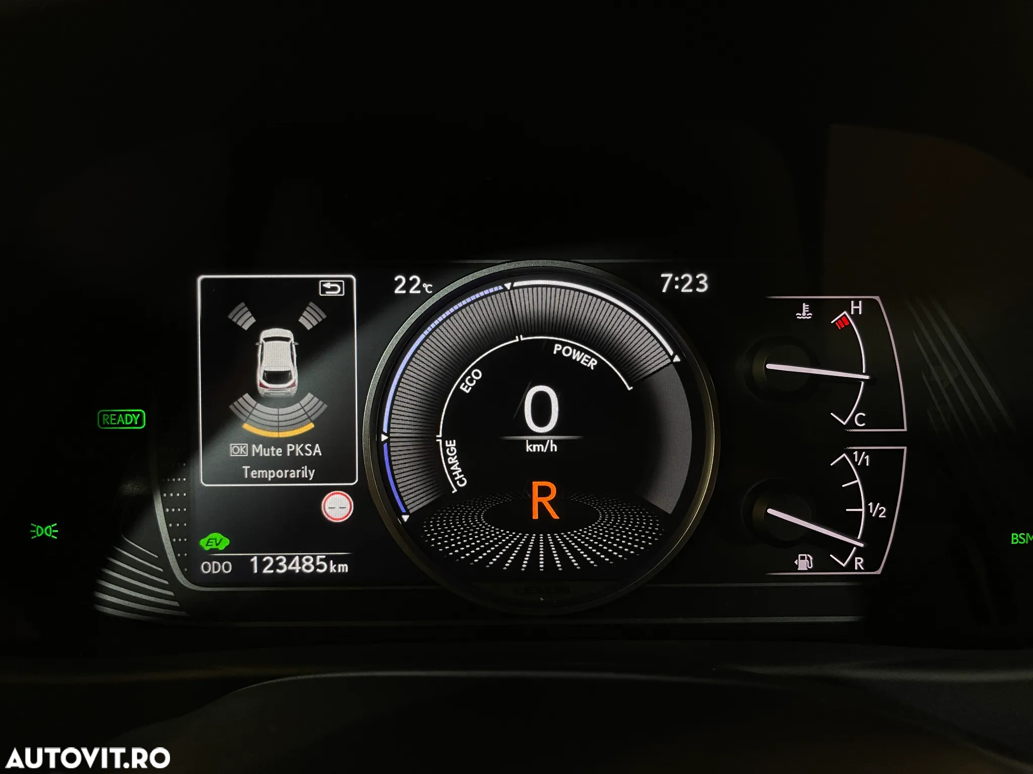 Lexus UX 250h 2.0L HEV 20H- (178 HP) 4X4 CVT Executive - 27