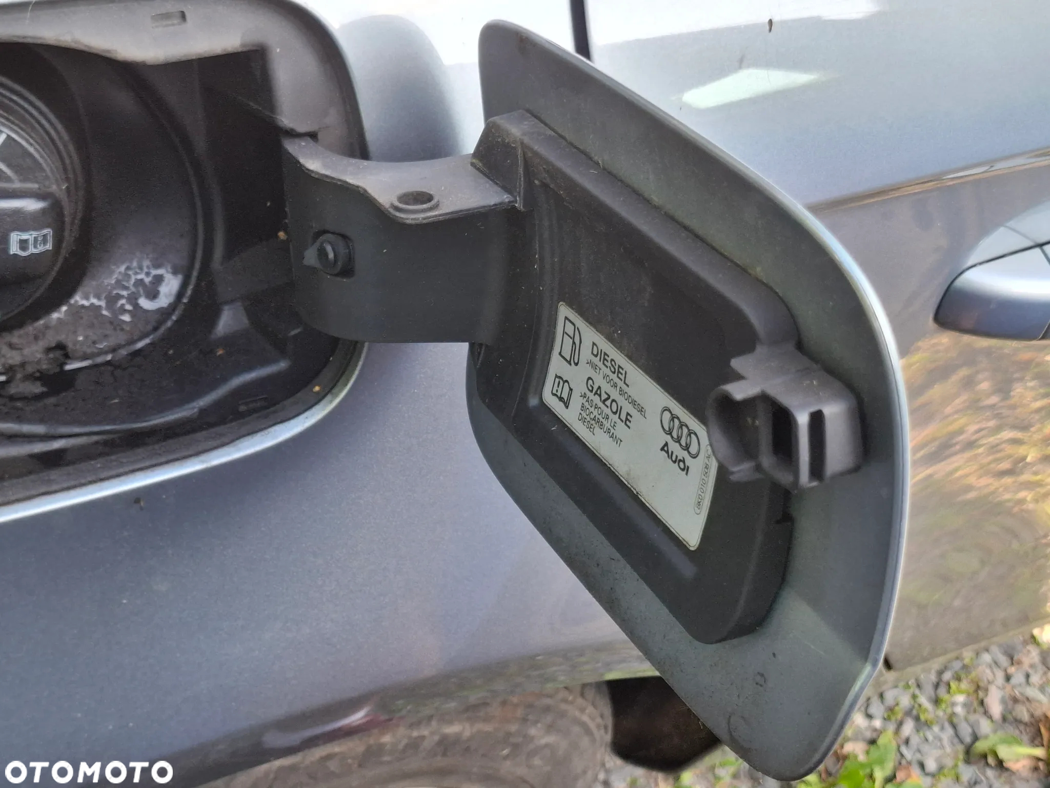 KLAPKA WLEWU PALIWA AUDI A4 B8 LY7G SLASK WYSYLKA - 2