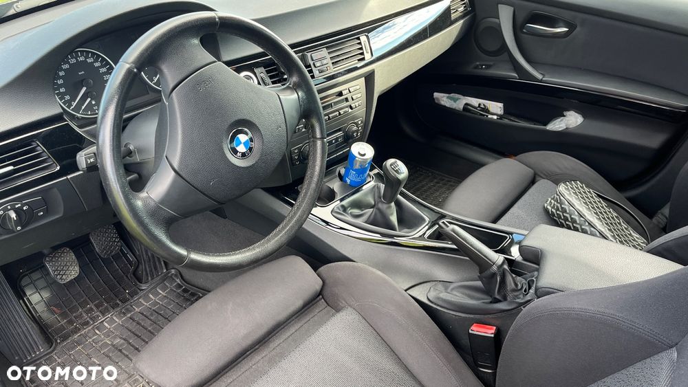 BMW Seria 3 320i - 10