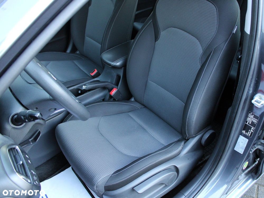 Hyundai i30 1.4 Classic + - 12