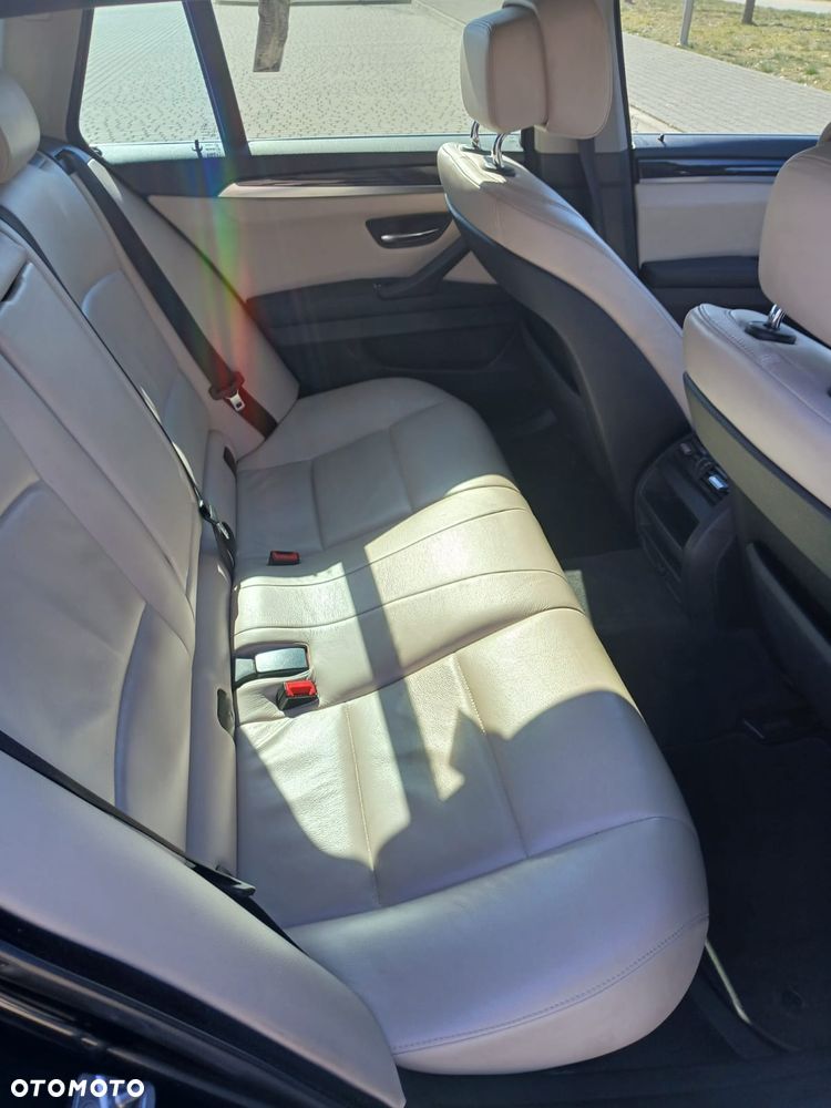 BMW Seria 5 520i - 8