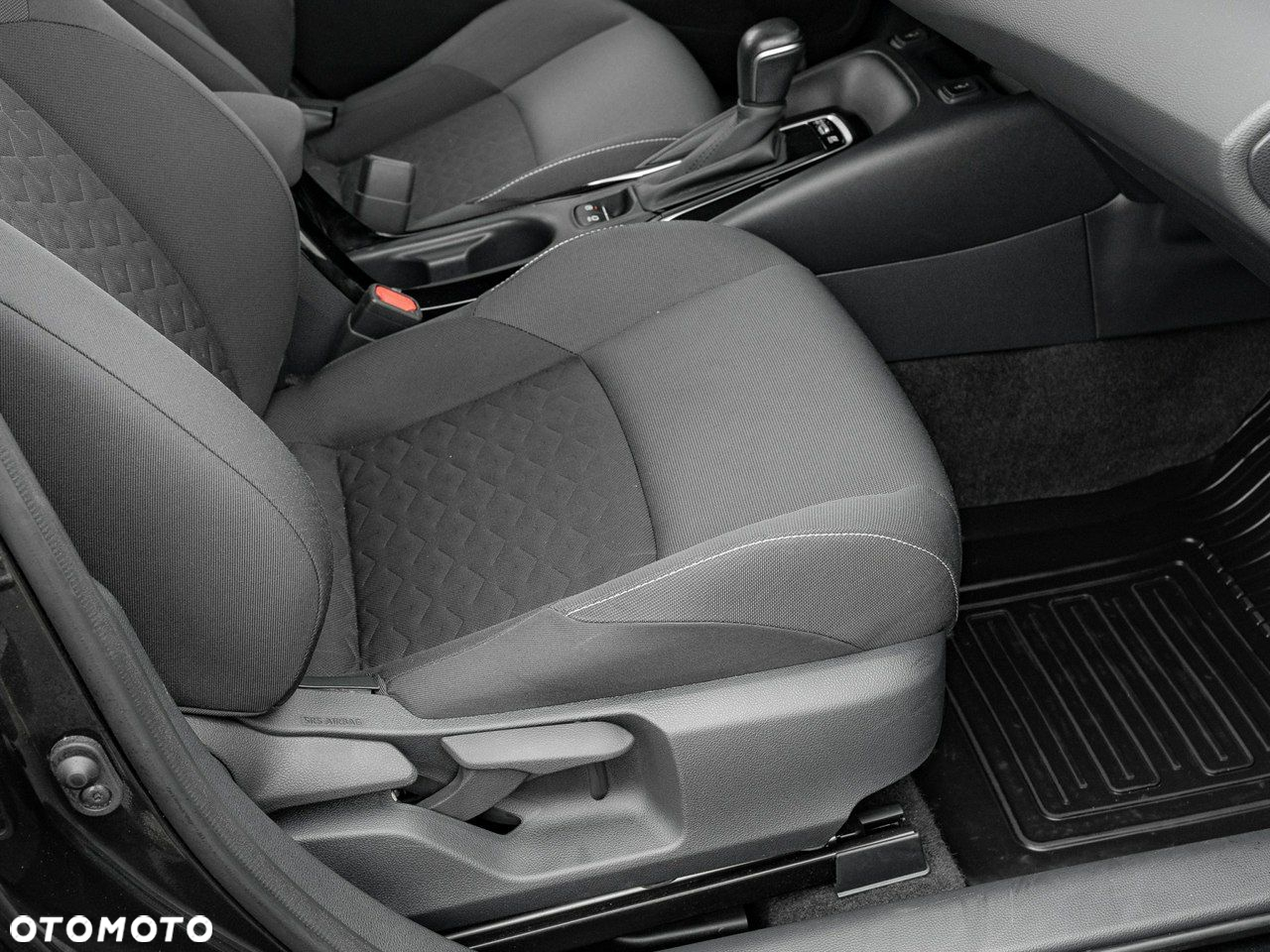 Toyota Corolla 1.8 Hybrid GPF Comfort - 31