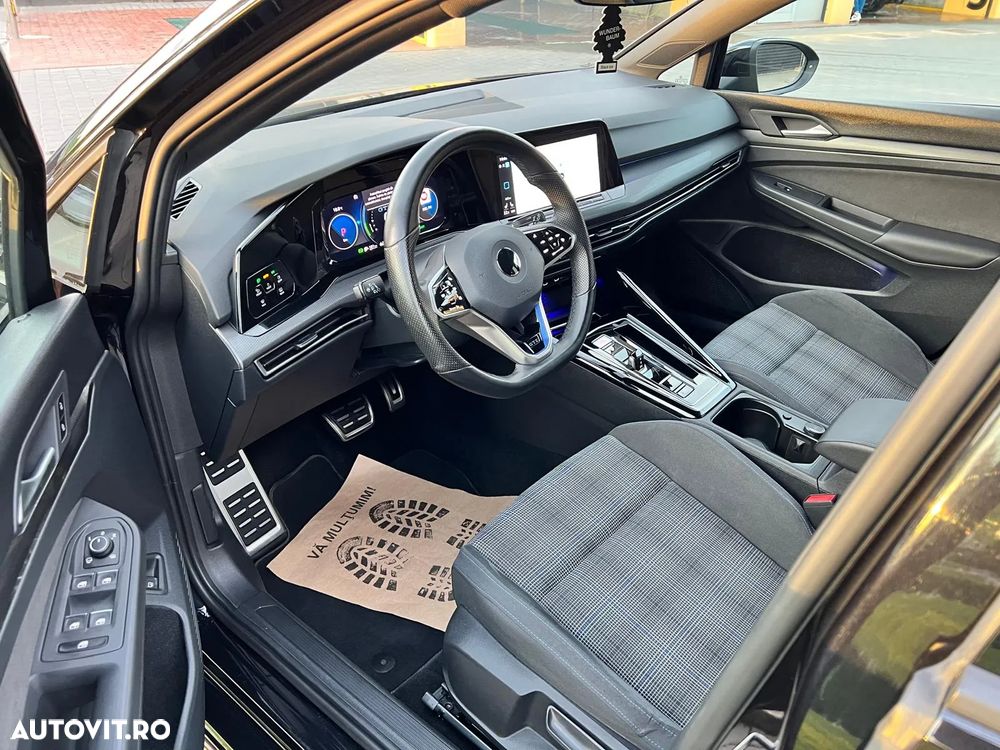 Volkswagen Golf - 10