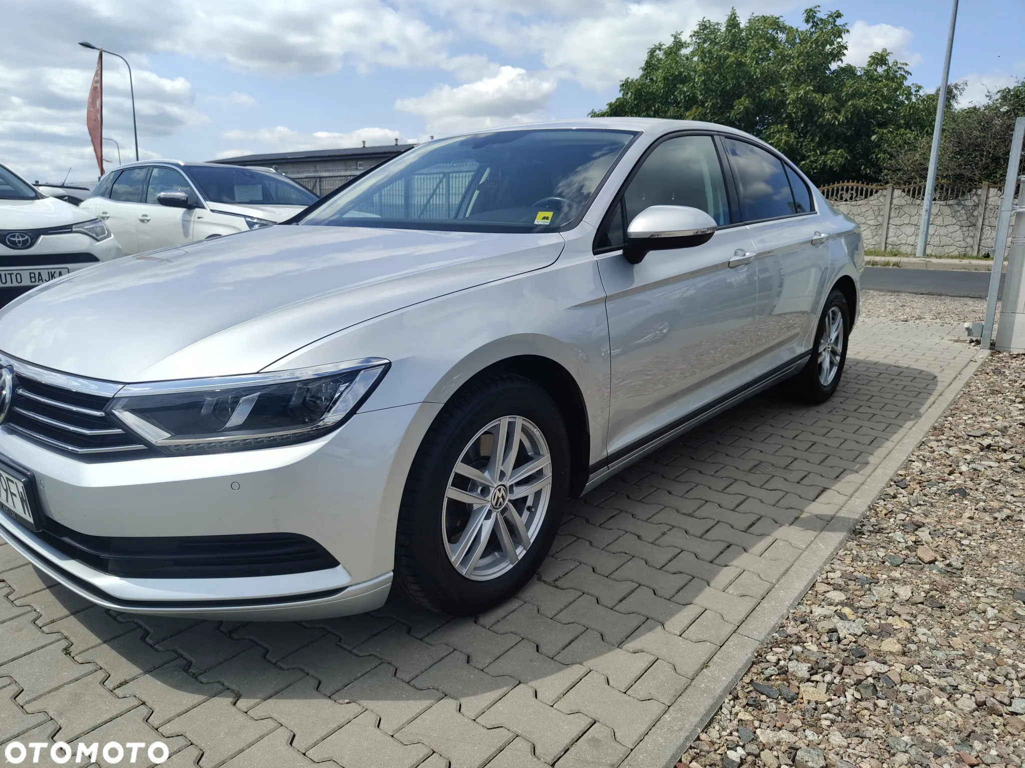 Volkswagen Passat - 27