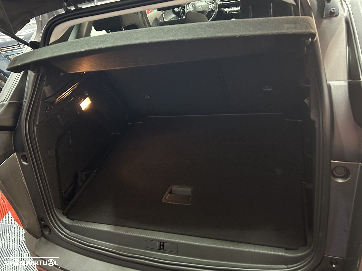 Peugeot 3008 1.2 PureTech Allure EAT8 - 17