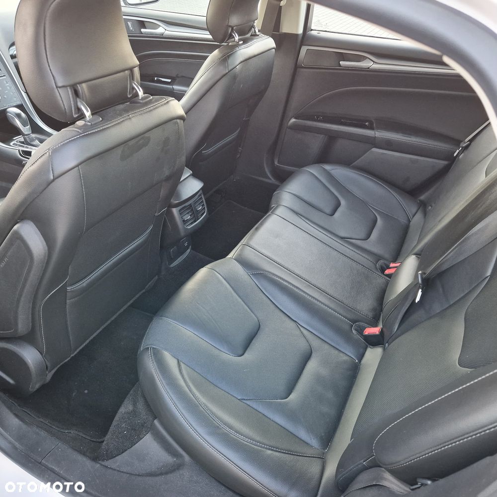 Ford Fusion - 9