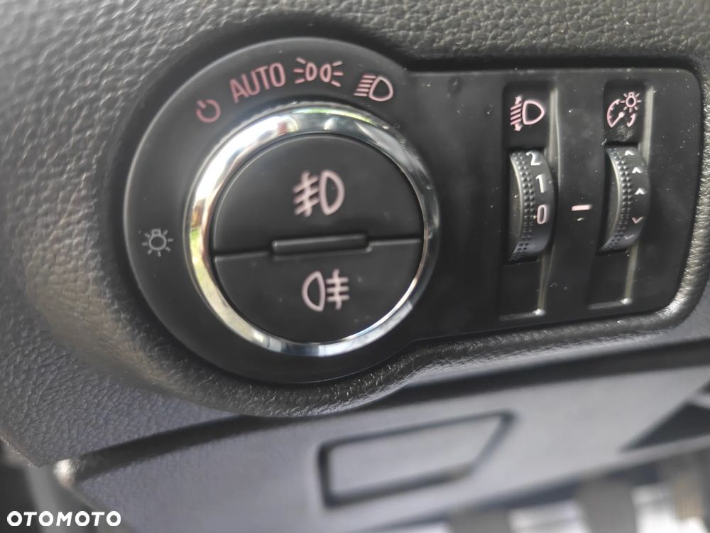 Opel Astra 1.4 T Cosmo EU6 - 10