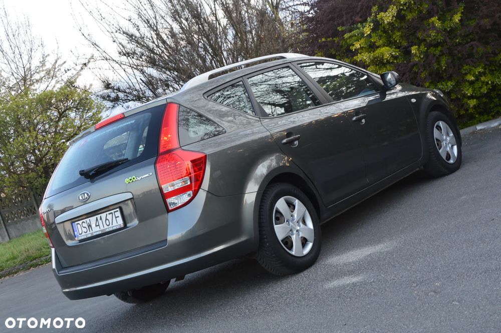 Kia Ceed 1.4 CVVT Dream-Team Edition - 14