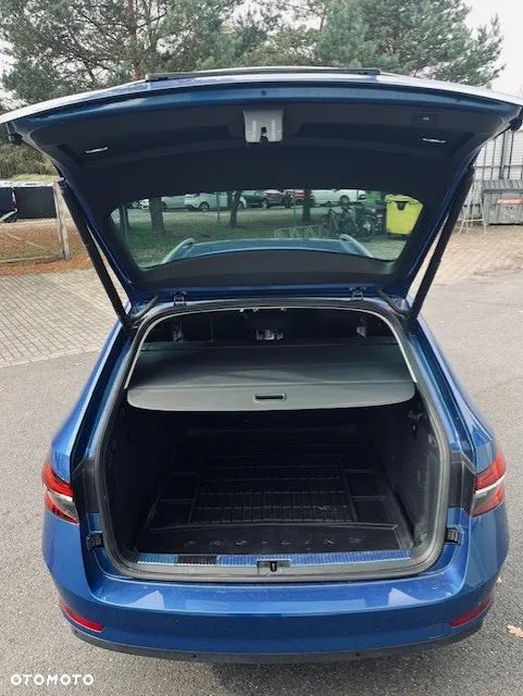 Skoda Superb 2.0 TDI SCR Style DSG - 10