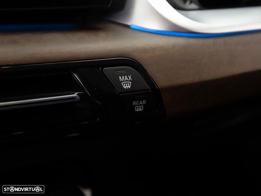 BMW 218 Active Tourer i Aut. Luxury Line - 22