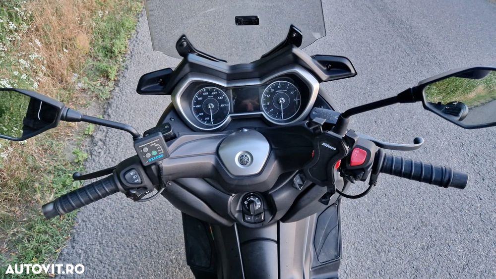 Yamaha XMAX 300 - 2