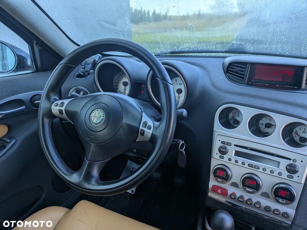 Alfa Romeo 156 2.5 V6 Distinctive - 11