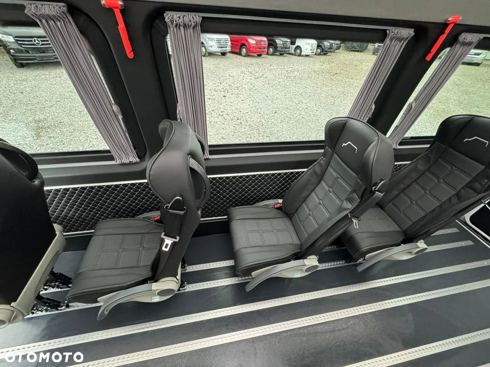 Mercedes-Benz Sprinter - 11