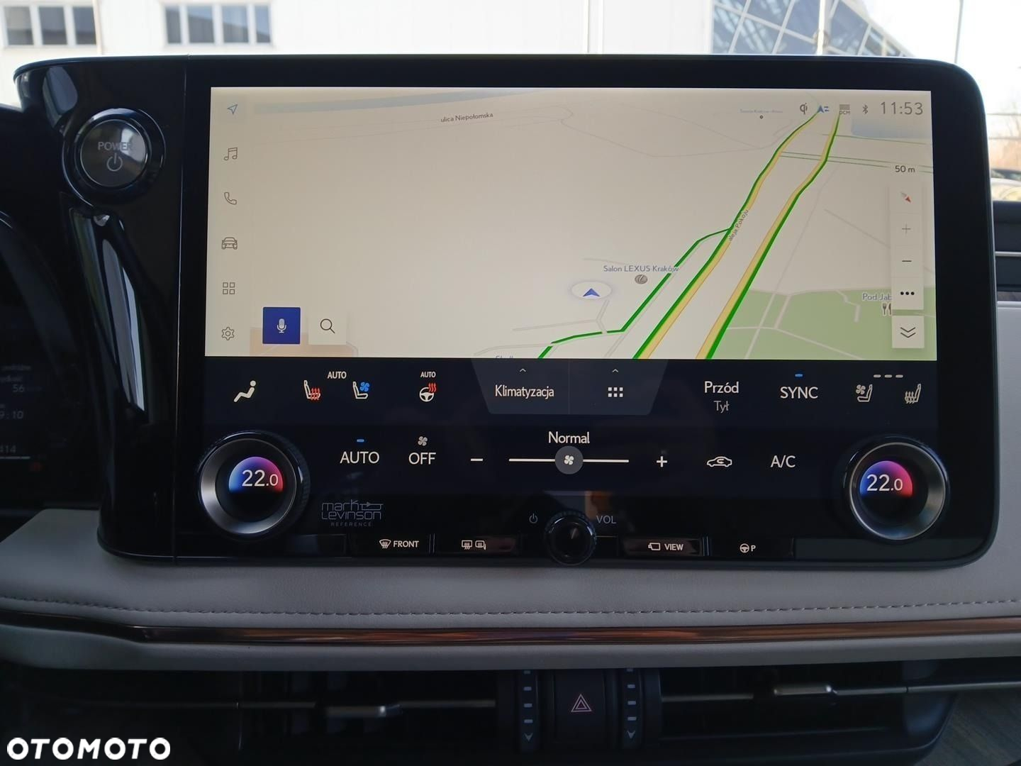 Lexus LM - 22