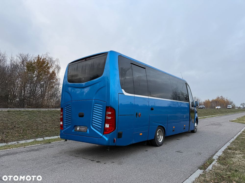 Mercedes-Benz Sprinter 519 - 13
