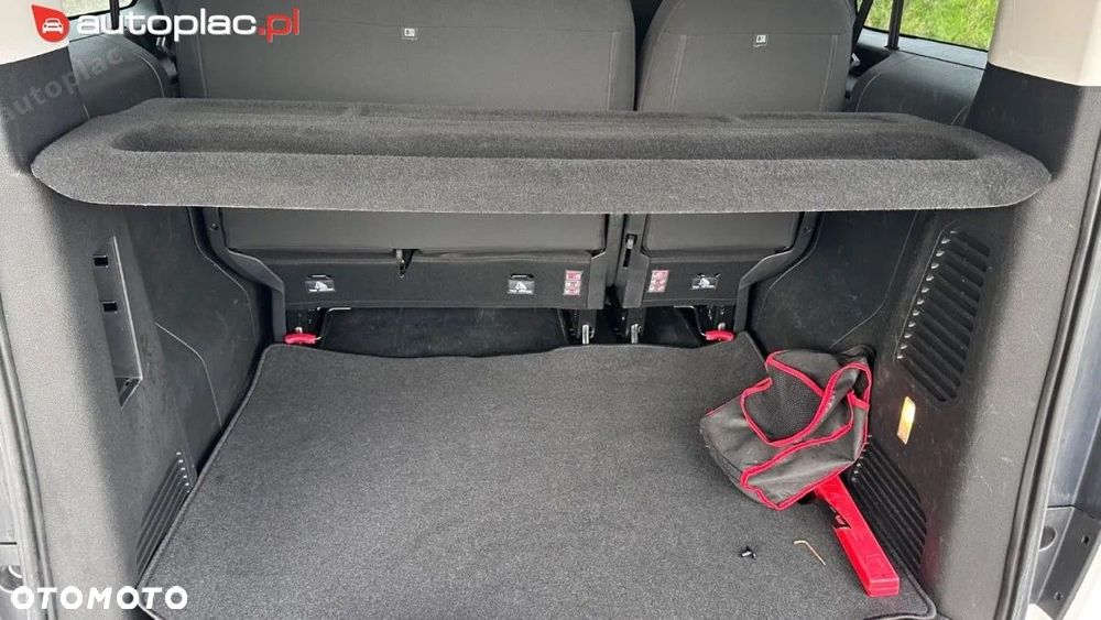 Peugeot Traveller 2019