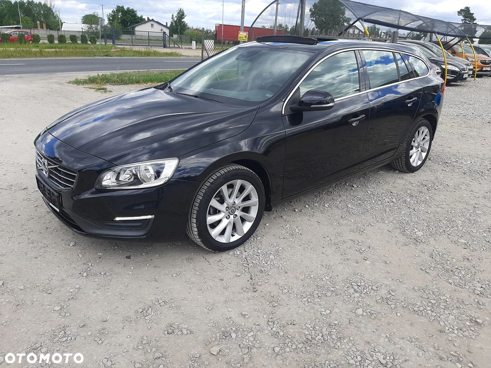 Volvo V60 D2 R-Design Momentum - 6