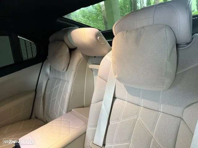 BMW 740 d xDrive Pack M Auto - 11