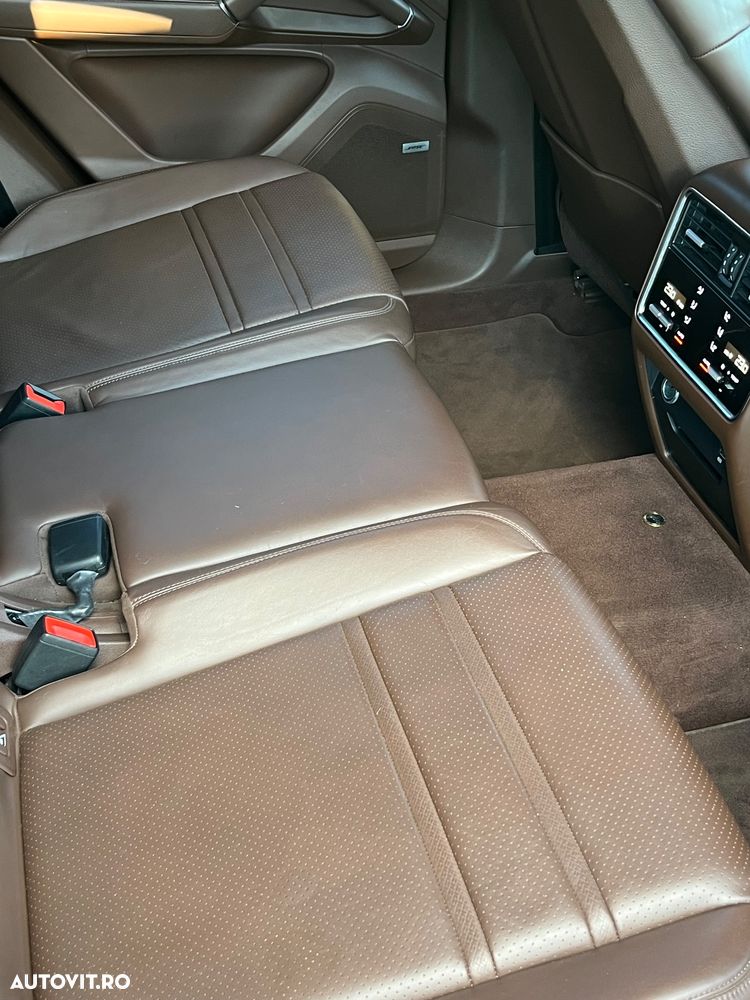 Porsche Cayenne Standard - 14