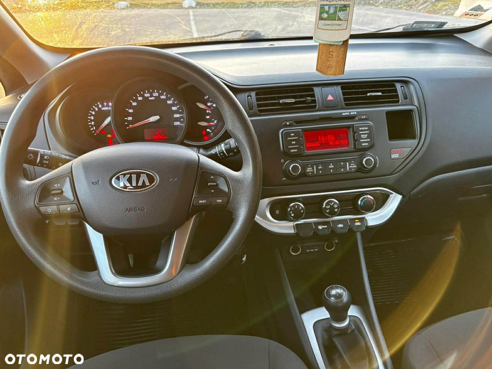 Kia Rio - 6