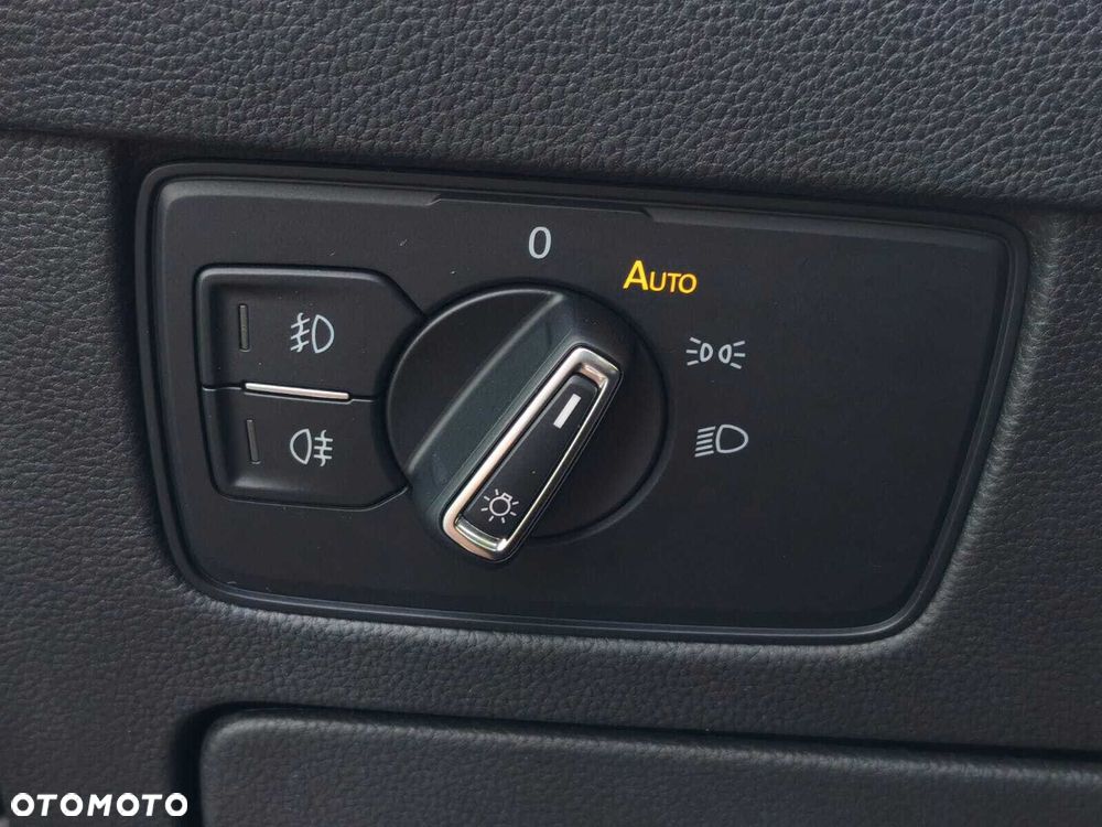 Volkswagen Passat 1.5 TSI EVO Elegance DSG - 23