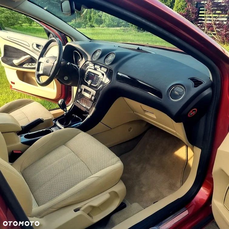 Ford Mondeo 2.5 Ghia - 22
