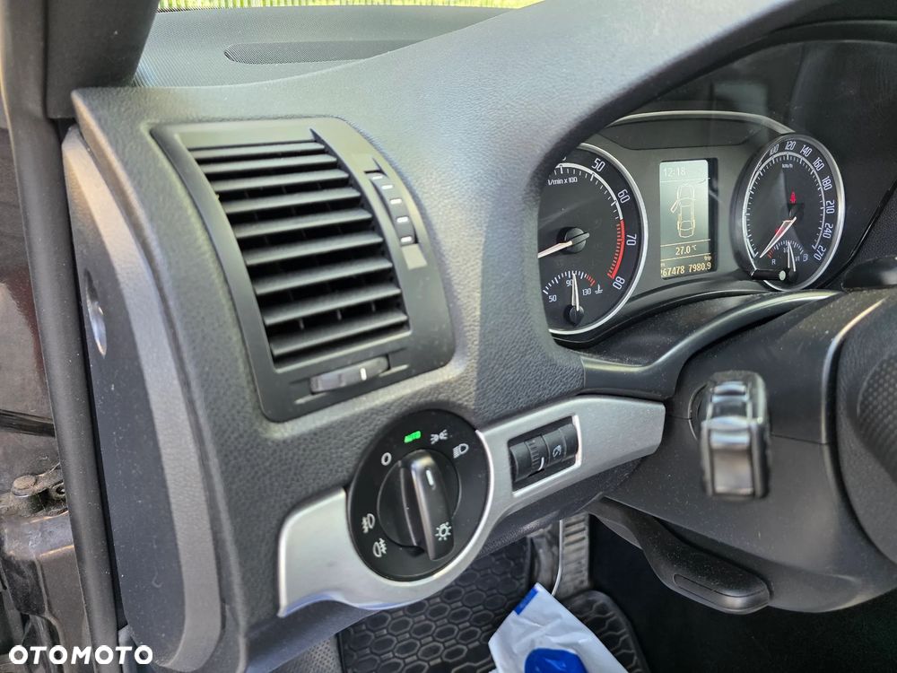 Skoda Octavia 2.0 TSI RS - 9