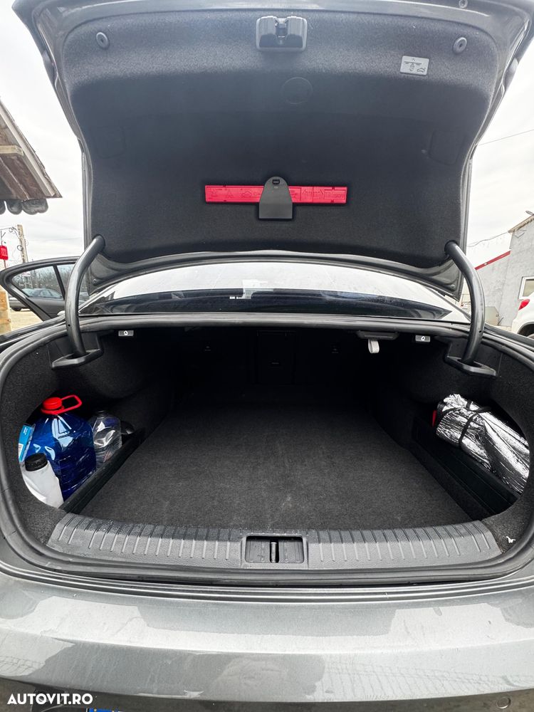 Volkswagen Passat 1.6 TDI (BlueMotion Technology) DSG Comfortline - 13