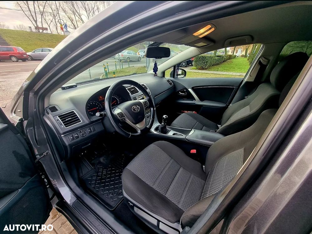 Toyota Avensis 1.8 Navi Chrome - 10