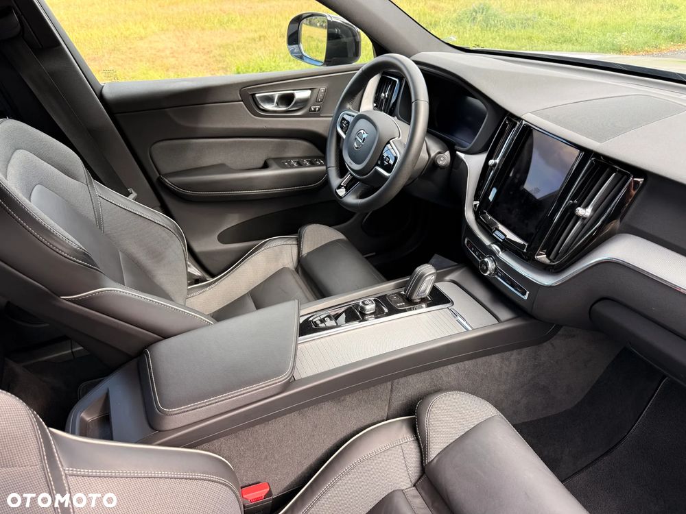 Volvo XC 60 B4 D R-Design - 14