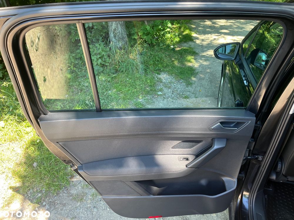 Volkswagen Touran - 13