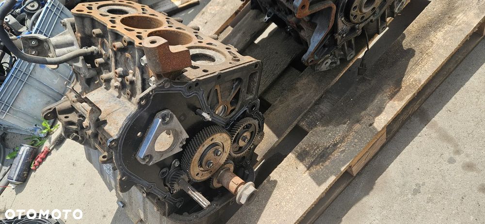 Blok dół silnika wał korbowy tłoki Renault Mascott 3,0 DCI 100kW 136KM ZD3202 ZD3A202 - 3