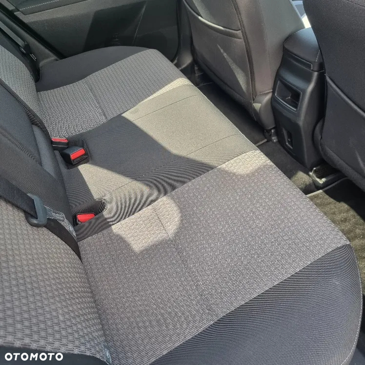 Toyota Auris 1.6 D-4D Dynamic - 14