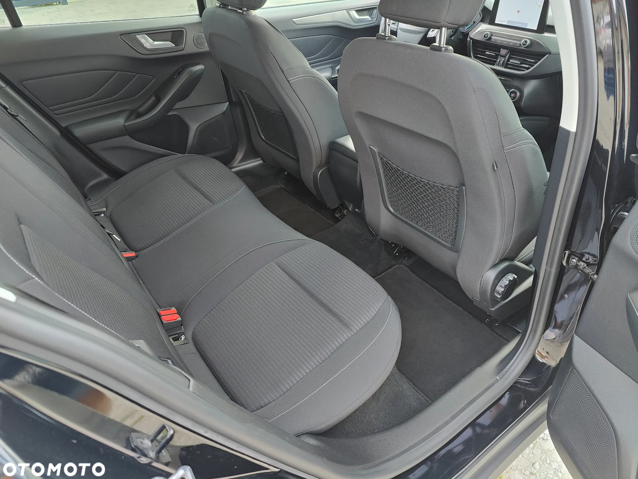 Ford Focus 2.0 EcoBlue Start-Stopp-System TITANIUM X - 15