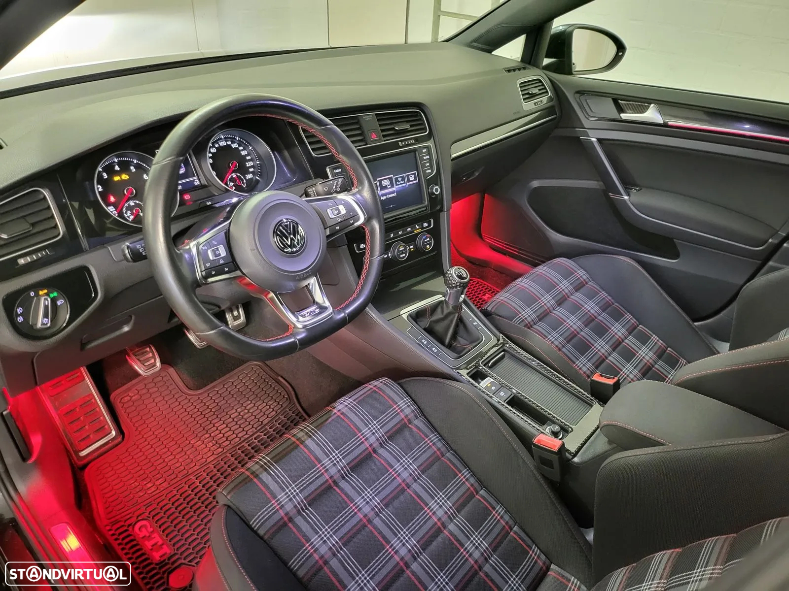 VW Golf 2.0 TSi GTi Performance - 16