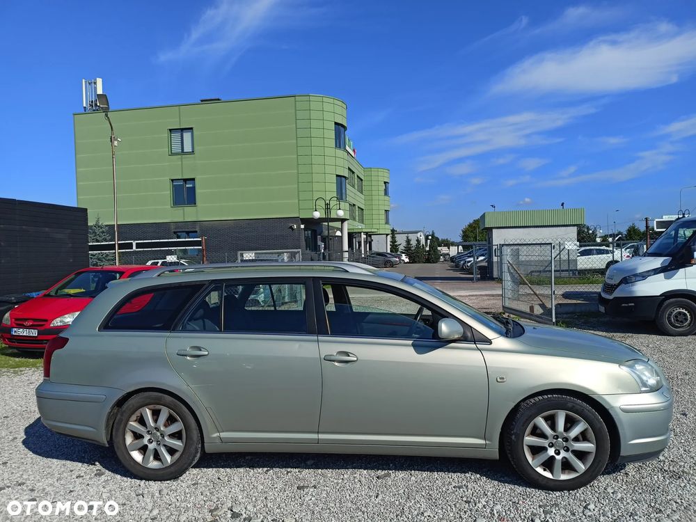 Toyota Avensis - 5