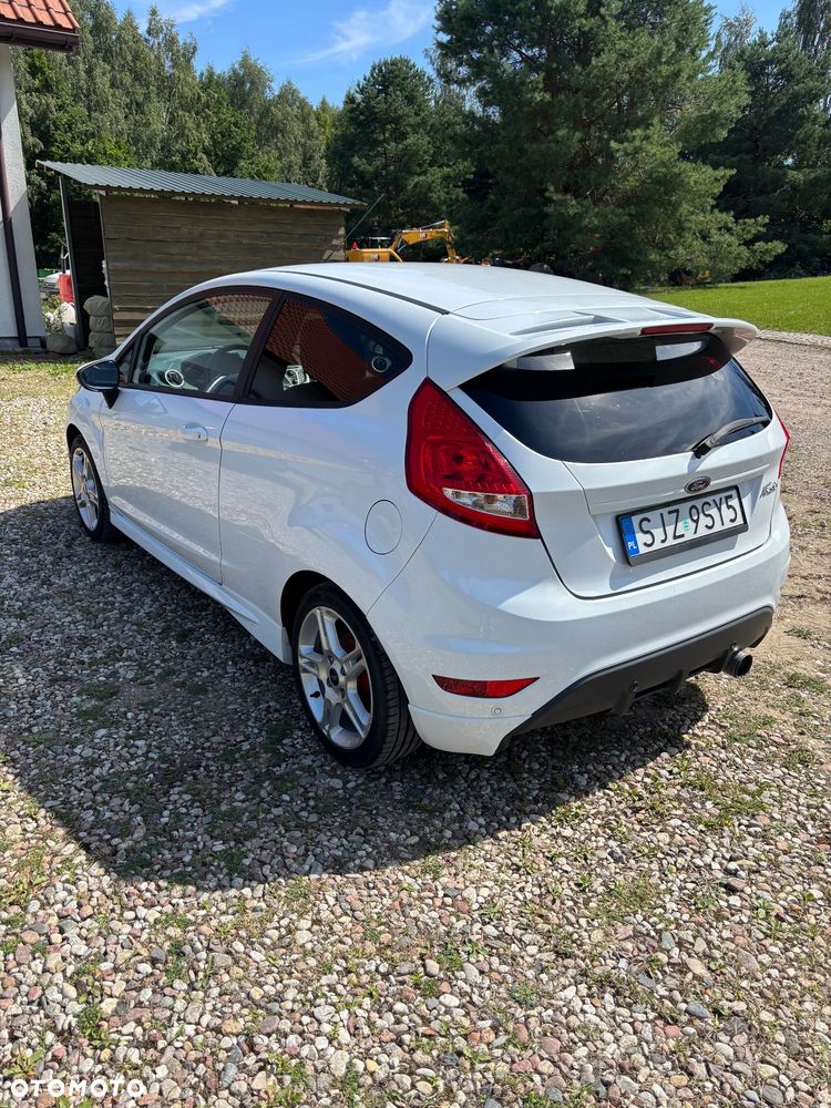 Ford Fiesta 2010 photo 5