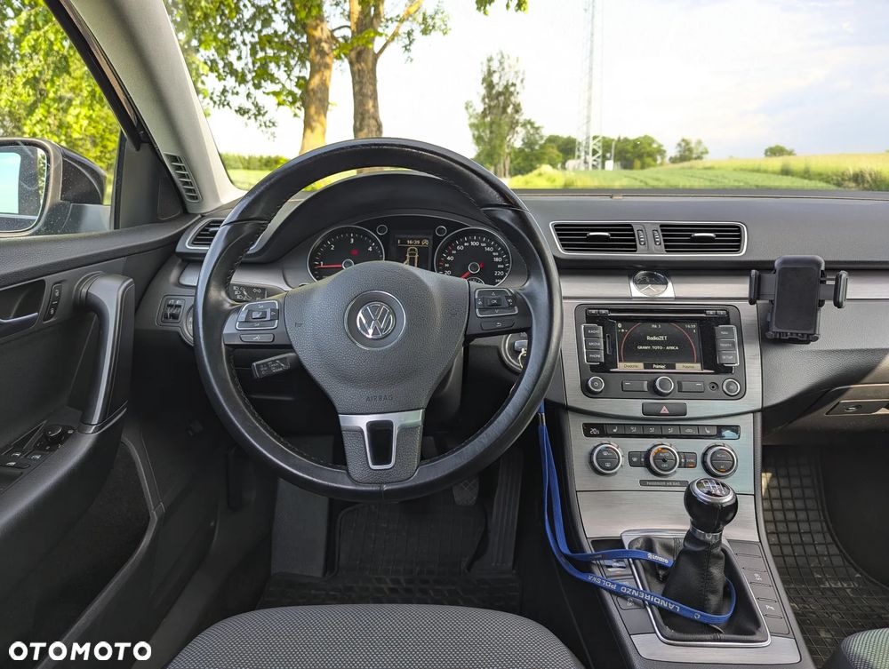 Volkswagen Passat 2.0 TDI DPF Highline - 9