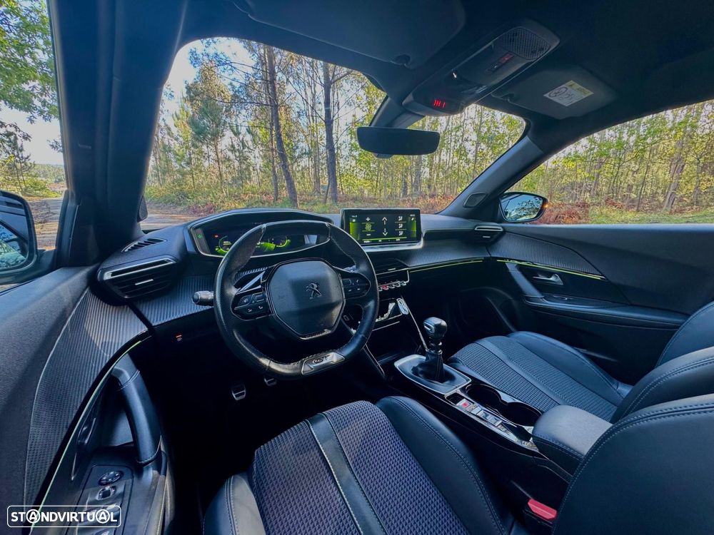 Peugeot 2008 1.2 PureTech GT - 21