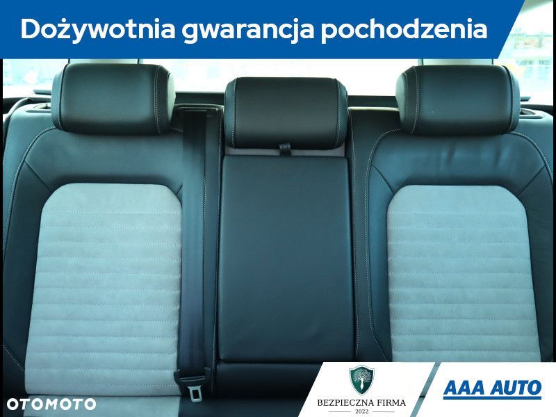 Volkswagen Passat - 11