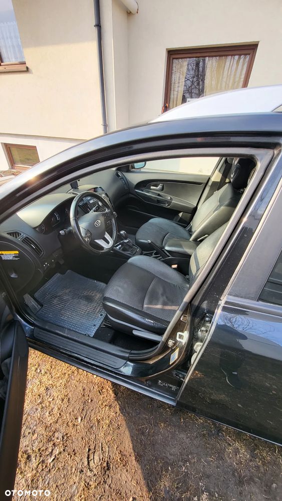 Kia Ceed 2.0 crdi Comfort + - 5