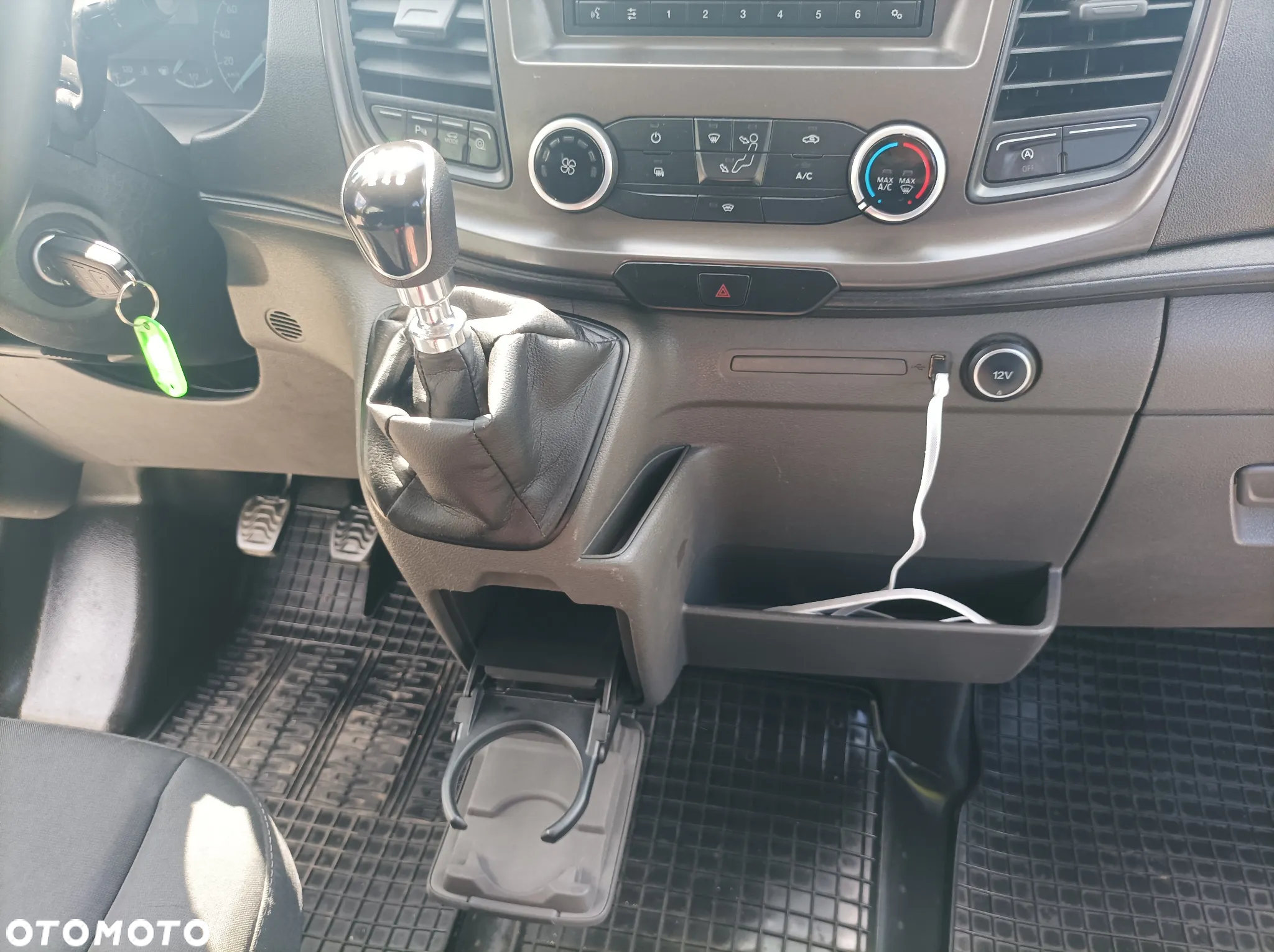 Ford Transit - 24