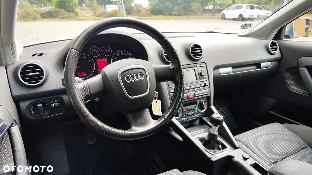 Audi A3 Sportback 1.6 Attraction - 23