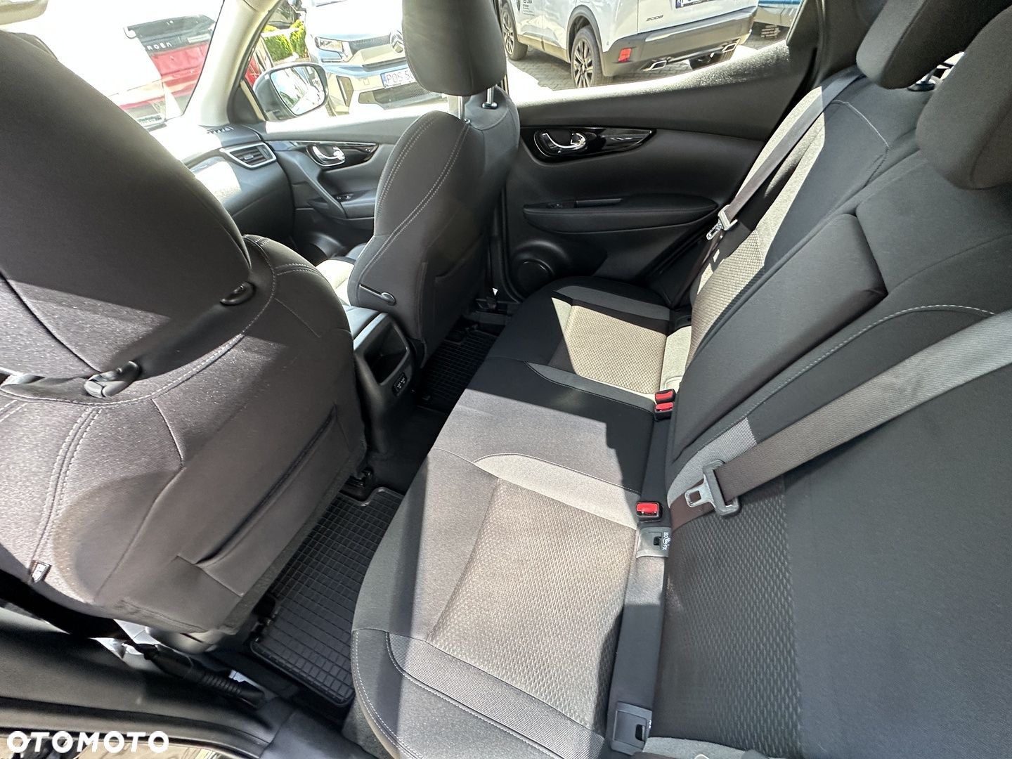 Nissan Qashqai 1.3 DIG-T N-Connecta DCT - 12