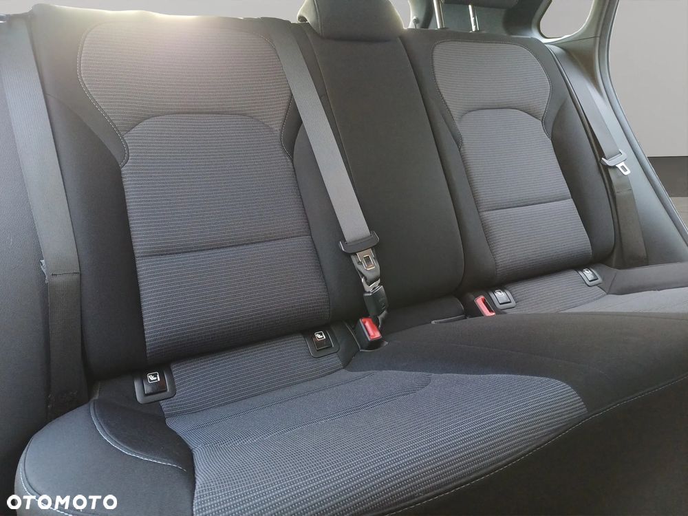 Hyundai i30 1.5 DPI Classic + - 10