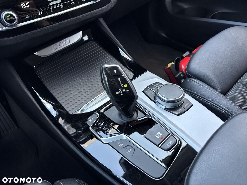 BMW X3 xDrive30i GPF Advantage - 15