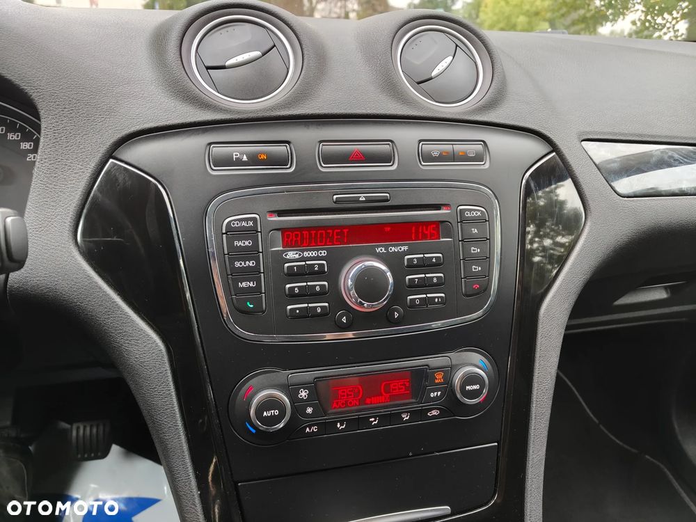 Ford Mondeo - 26